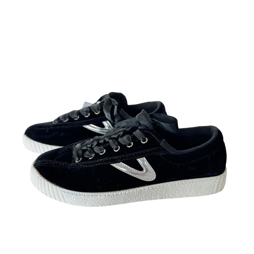 NWT Tretorn Black Velvet Sneakers with Ribbon Laces and White Soles Size 6.5.